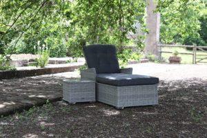 Lazia Deluxe Lounger with Side Table