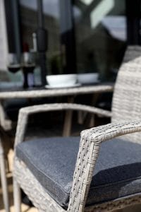 Supremo Iris 4 Seat Round Dining Set
