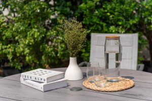 Lifestyle Garden Urbanite 4 Seat Round Dining Set