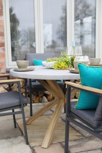 Supremo Polperro 4 Seat Round Dining Set