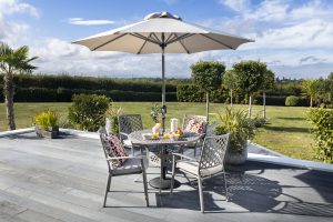 Hartman Avebury 4 Seat Round Dining Set with Parasol & Base