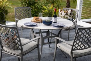Hartman Avebury 4 Seat Round Dining Set